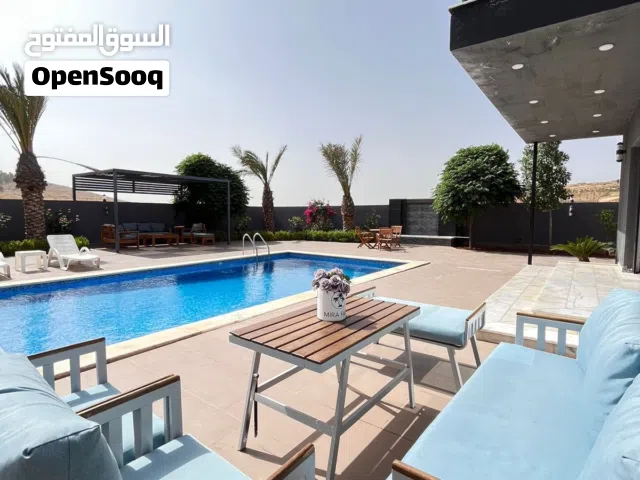 شاليه فاخر ومزرعة للبيع بسعر مناسب – إطلالة خلابة ومرافق متكاملة