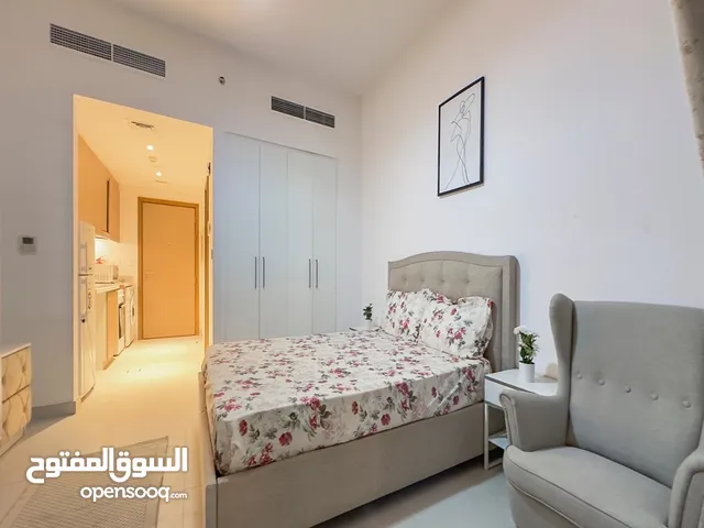 الشارقه الممزر جزيره مريم استوديو مع بلكونة مساحه كبيره ثاني ساكن فرش فندقي