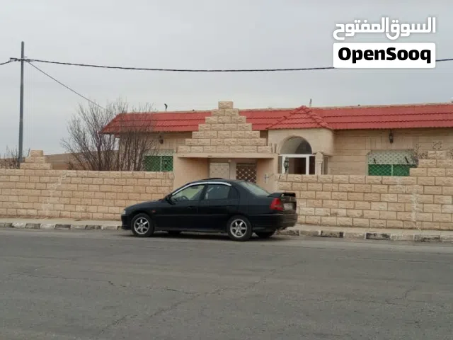 200 m2 5 Bedrooms Townhouse for Sale in Ma'an Al-Shobak