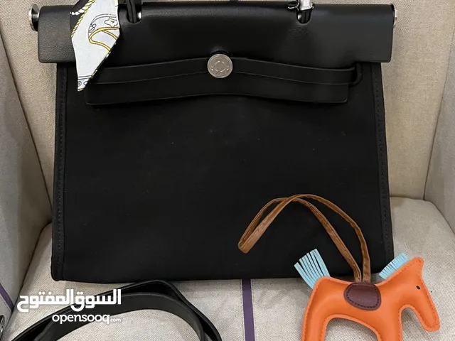 هيرميس لون اسود قماش مع الستراب والسكارف