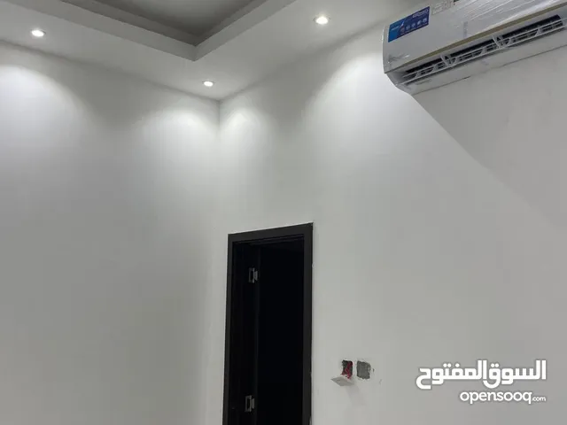 240 m2 4 Bedrooms Villa for Rent in Ajman Al-Zahya