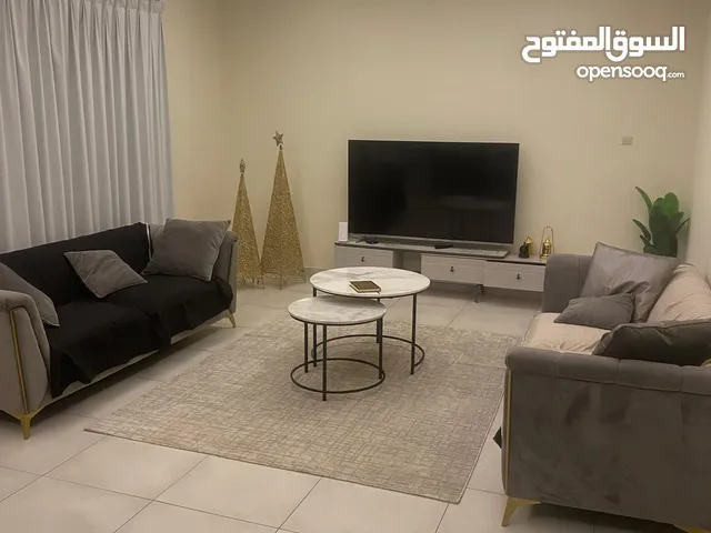 صالونين بيت كاملين وجداد استعمال شهرين للبيع بسعر مغري جدًا