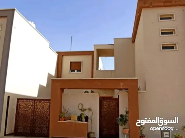 225 m2 3 Bedrooms Townhouse for Sale in Tripoli Other