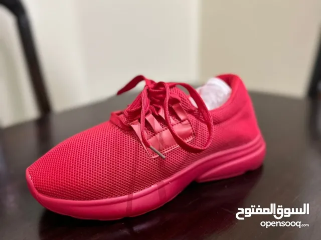 43.5 Casual Shoes in Zarqa
