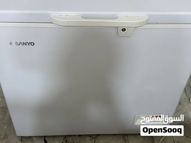 مجمده بوكس حجم 12 نضيفه جدا