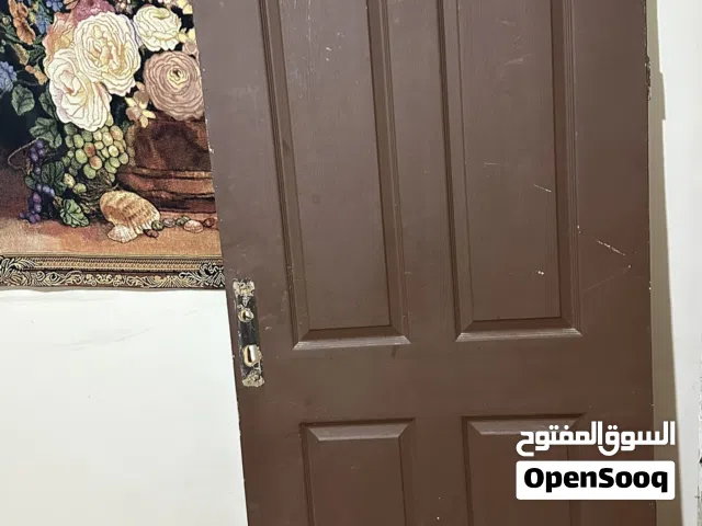باب خشب عرض 92 طول متر 90 سعر 15 دينار