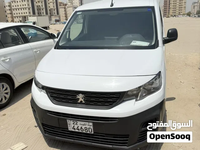 للبيع باص بيجو بارتنر (( موديل: 2024 ))