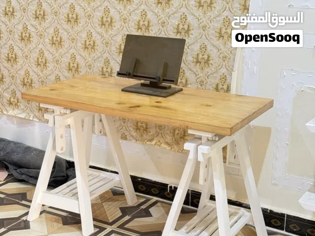 مكتب من الخشب الطبيعي