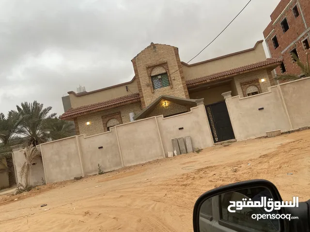 280m2 3 Bedrooms Townhouse for Sale in Tripoli Al-Hadba Al-Khadra