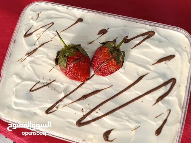 Tiramisu dessert حلوى تيراميسو الفواكه والكاكاو دسر تیرامیسو با طعم های مختلف میوه و کاکائو