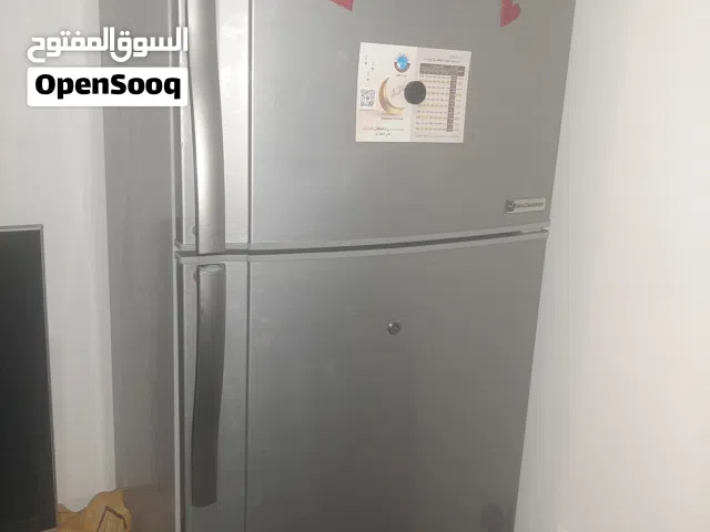 ثلاجة للبيع