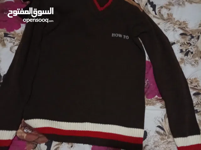 بلوفر بنى ب100 مقاس medium