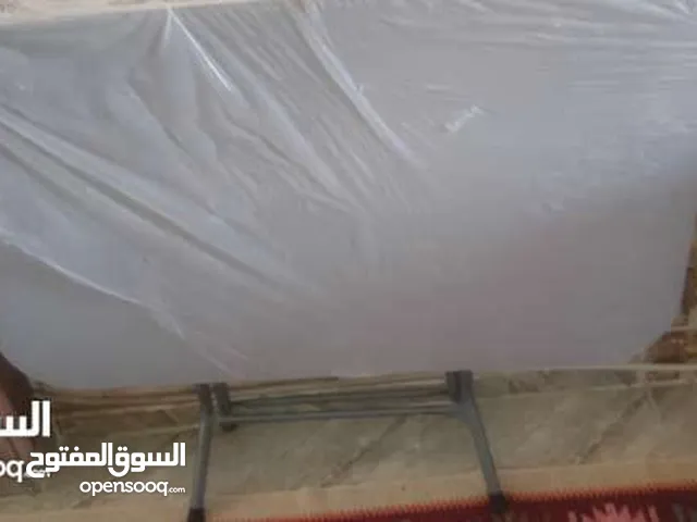 طاولة اكل جديدة