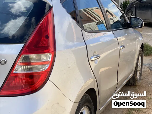 هيونداي i30 للبيع السيارة ربي يبارك عيب لا للبيع كاش فقط