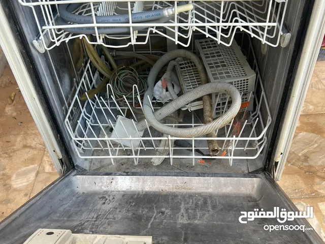   Dishwasher in Tripoli