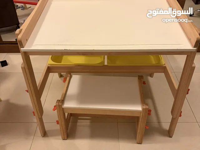 مرسم وكرسي من ايكيا