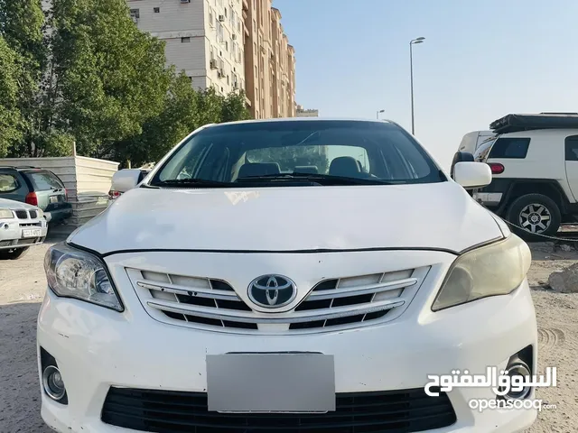 للبيع كورولا 2013 مكينه قير شاص تكييف  بيمه سنه مكينه 1800 سي سي