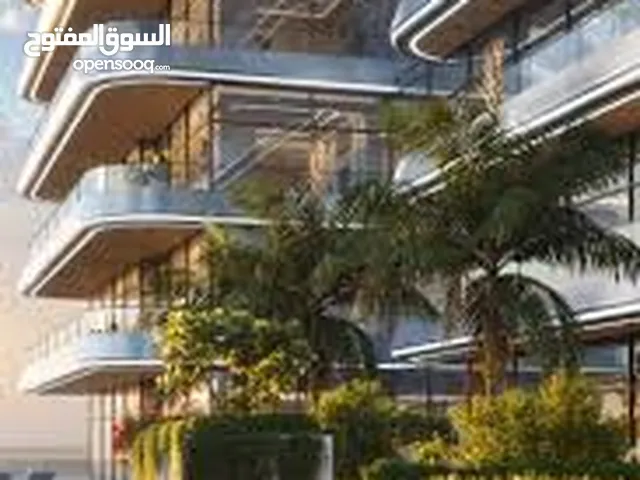 شقة مميزة ذات تصميم عصري ومساحة واسعة 803 قدم في قلب مدينة البرشاء