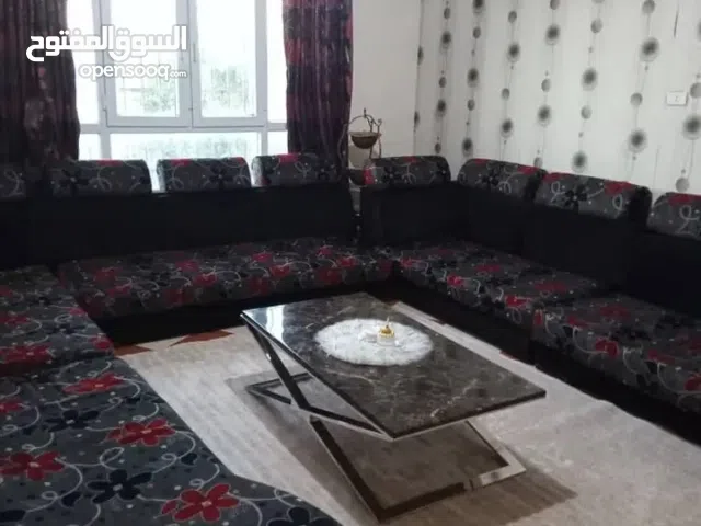200 m2 4 Bedrooms Townhouse for Sale in Tripoli Tajura
