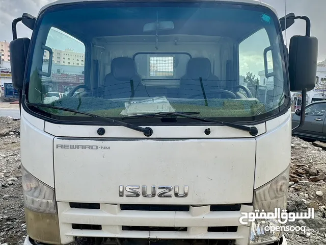 Isuzu 3 ton for sale 2011