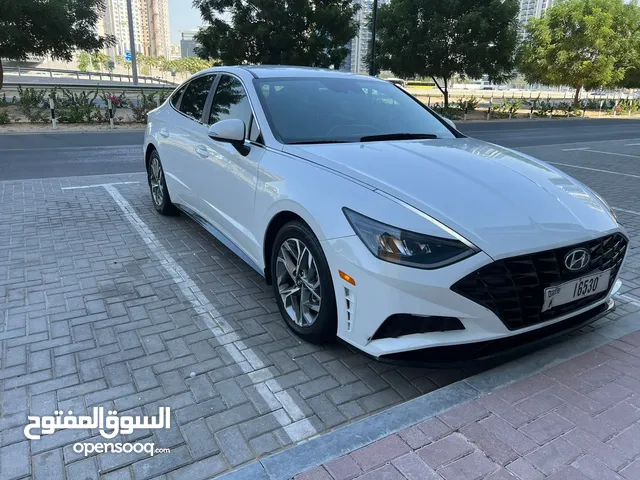 Sedan Hyundai in Dubai