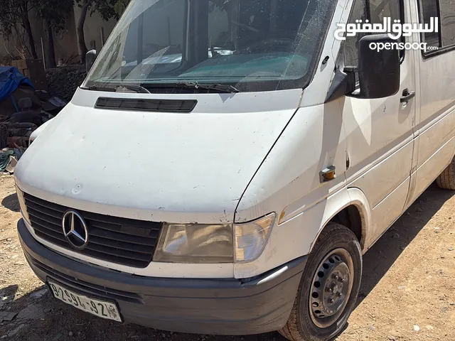 باص مرسيدس اصل عمومي مكسور عليه 4 اوصوله للبيع او البدل على سياره ودفع الفرقيه