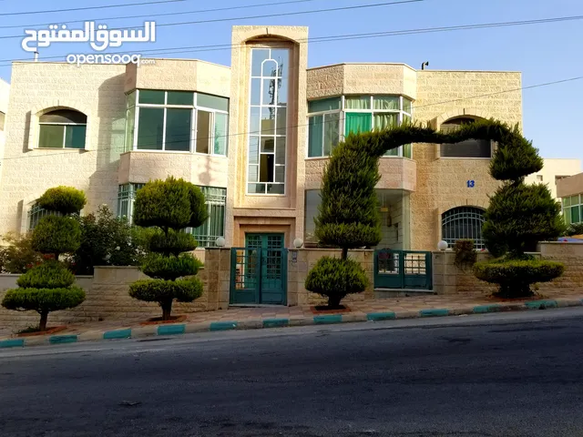 880m2 3 Bedrooms Villa for Sale in Amman Jubaiha
