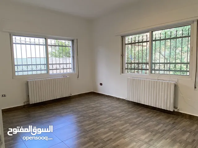 شقة للإيجار في ضاحية الحمر(صويلح) / لعرسان جدد ويفضل موظفي دولة (حكومي، عسكري)