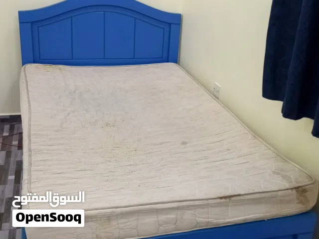 سرير خشب  نفر ونص بحالة جيدة 25bd