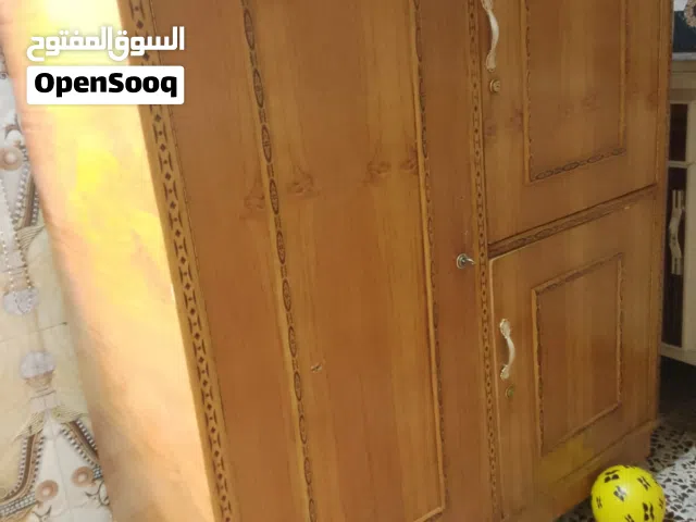بوفيه او كنتور صغير الطول 150 / متر ونص العرض 120 للبيع مابيها شي نظيفه