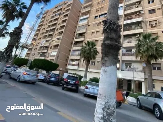 "شقة ذات إطلالة بحرية في زاوية الدهماني بجانب وزارة الخارجية"