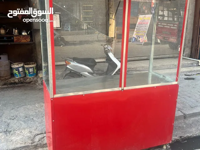 ميز مطعم جديد غير مستعمل للبيع