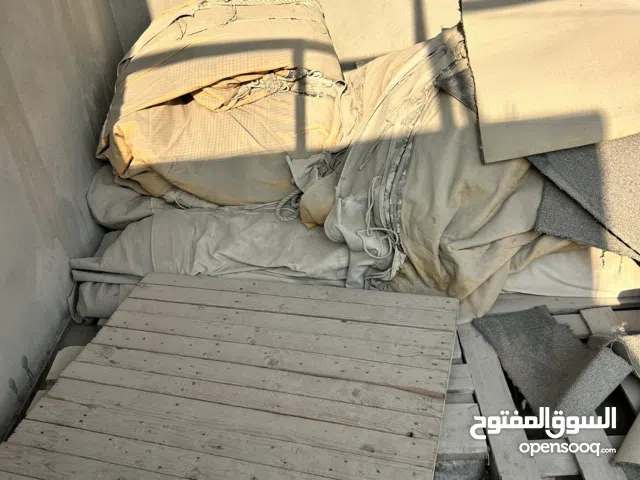 للبيع خيمتين وبعض اللوازم