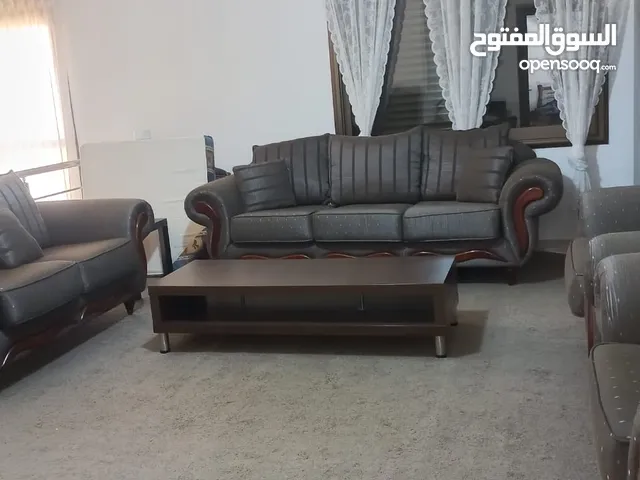 طقم كنب خشب ماليزي من الامارات + طاولة تلفزيون
