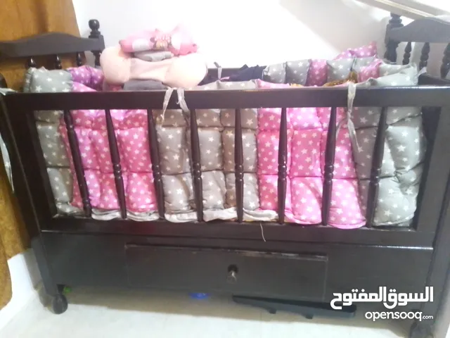 سرير اطفال
