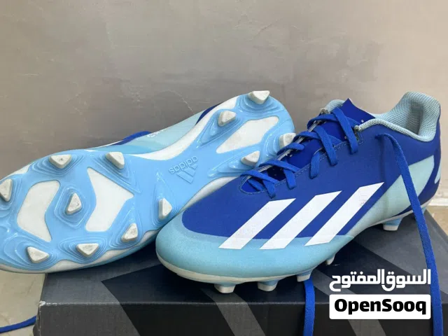 بوت اديداس اصلي من الشركة في دبي جديد ( لبسة وحدة فقط )