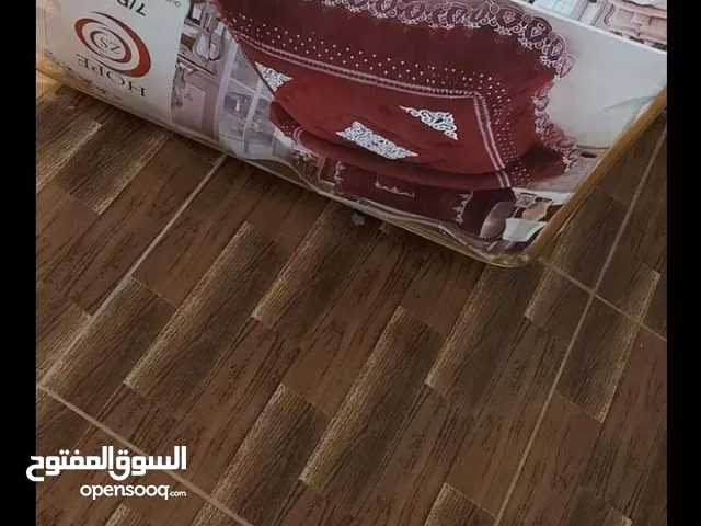 شرشف تخت 7 قطع فخم جدا شبه جديد لم يستخدم