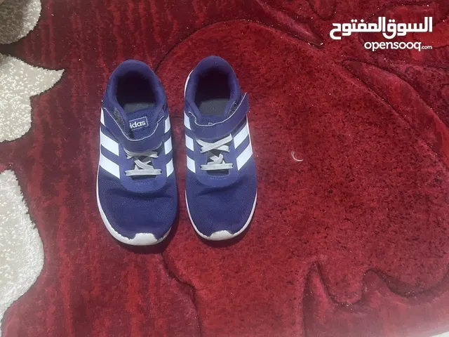 بوت اديداس رياضي