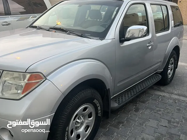 Used Nissan Pathfinder in Al Ahmadi