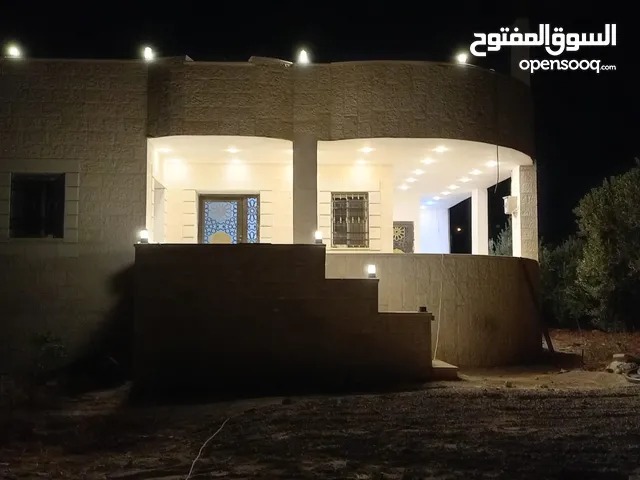 225 m2 4 Bedrooms Townhouse for Rent in Irbid Huwwarah