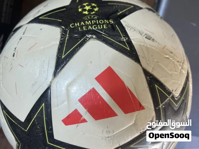 كرة دوري ابطال اوروبا 2025 للبيع