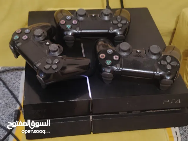 Ps4 للبيع مع 3 ايادي وا 1 تيرا ذاكره مجموعة من الألعاب