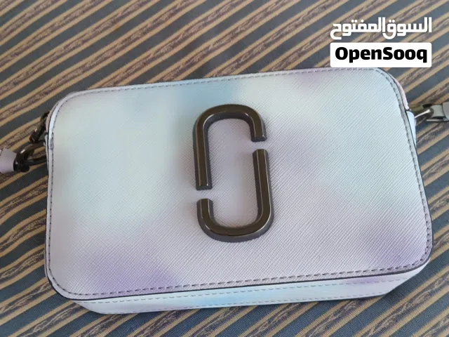 شنطه نسائيه نظيفه جدا ماركوا جابوس اسمها