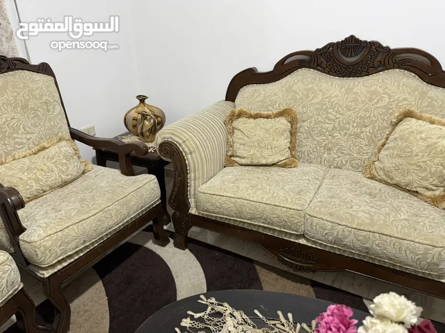 غرفة نوم أطفال تخت جديد مع فرشة بكيسها خزانة رفوف وتعليق ودرجين مكيت تقيل وخميل برداية زيبرا