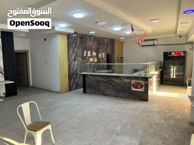 مطعم جاهز بي المعدات دورين وبودرم عين زارة الرئيسي قرب الساحل للحلويات