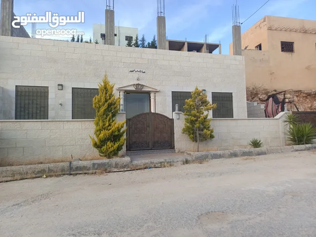 172 m2 4 Bedrooms Villa for Sale in Zarqa Um Rummanah