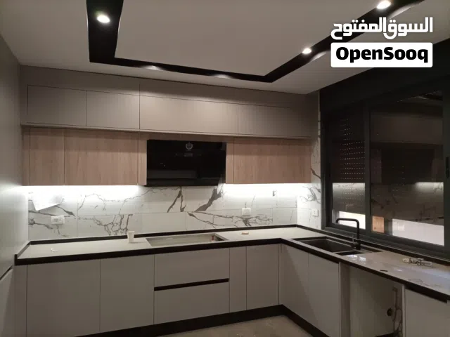 شقة للبيع سوبر ديلوكس 222م، الحي الشرقي شمال حديقة طارق، جديد لم تسكن، مطبخ راكب، مكيفات وكهربائيات.