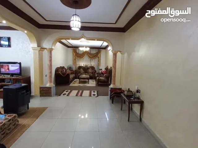 135m2 3 Bedrooms Apartments for Sale in Zarqa Al Zarqa Al Jadeedeh