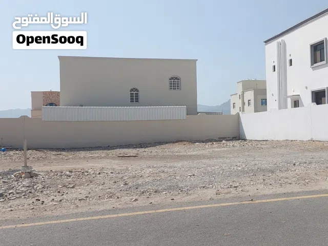 ارض للبيع العامرات العلاية بواجهه 24 متر على شارع قار