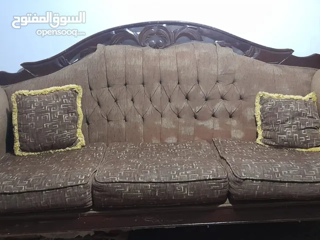 طقم كنب مستعمل للبيع بسعر مغري